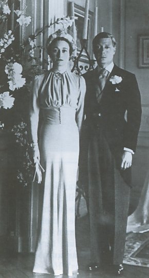wallis simpson w.e. esküvői ruha