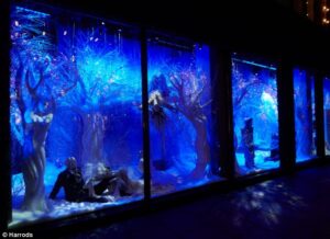 80 milliós Swarovski ruha a Harrods kirakatában