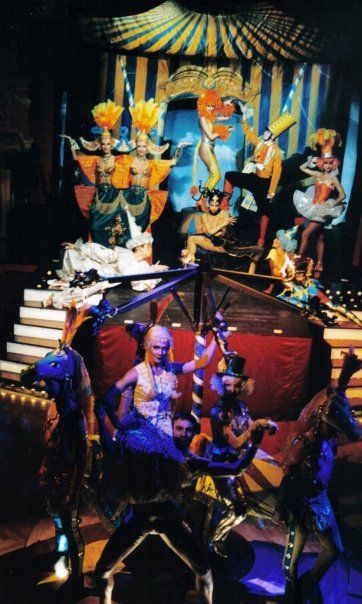 Moulin Rouge Revue Déja Vue Parádi gabriella jelmez