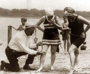 Így strandoltak a húszas években