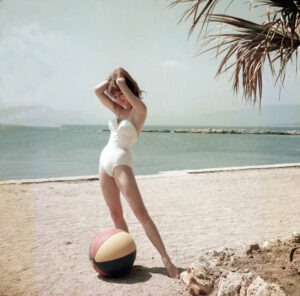 A fiatal Brigitte Bardot fotói Cannes-ból