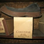 negyven éve bezárt cipőbolt kísértetház retro divat cipő régi converse