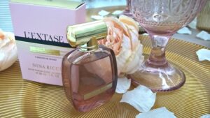 Nina Ricci rózsás vágyai: L’Extase Caresse de Roses