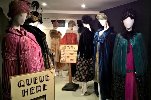 húszas évek london fashion and textile museum