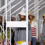 Peter Jensen London Fashion Week virágok divattervező