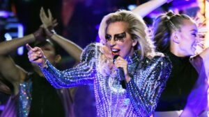 lady gaga super bowl jelmez donatella versace