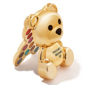 Sminkvonallal bővül a Moschino