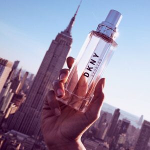 Donna Karan új parfümje: DKNY Stories