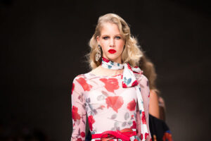 Mero Peter Budapest central European Fashion Week nőies alkalmi ruha magyar divattervező