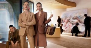 2025-re a Burberry teljesen száműzi a műanyagot minden kollekciójából és üzletéből