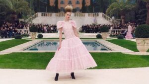 Így készült a Chanel 2019 SS Haute Couture kollekciója