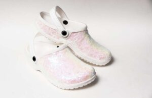 Menyasszonyok figyelem: itt az esküvői Crocs !