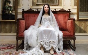 Marina Abramović operájához tervezett jelmezeket Riccardo Tisci