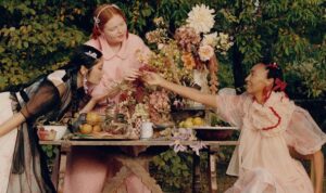 Megérkezett a Simone Rocha X H&M kollekció kampánya