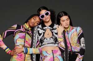 Időutazás Versace-val - Pre Fall 2022 kollekció