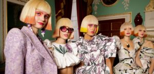 Paul Costelloe a Londoni Divathéten mutatta be új kollekcióját