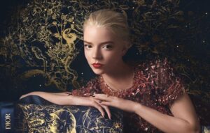 Anya Taylor-Joy elbűvölő a Dior karácsonyi kampányában